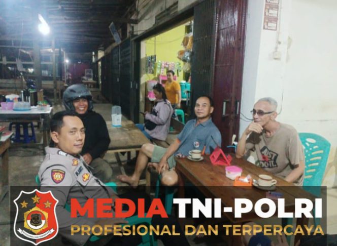 
 Polsek Menjalin Terus Tingkatkan Patroli Malam untuk Cegah Kriminalitas dan Jaga Kamtibmas
