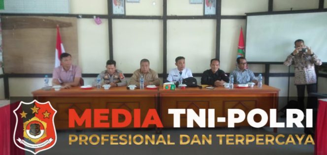 
					Kapolsek Kuala Behe Hadiri Pelantikan Perangkat Desa Kuala Behe