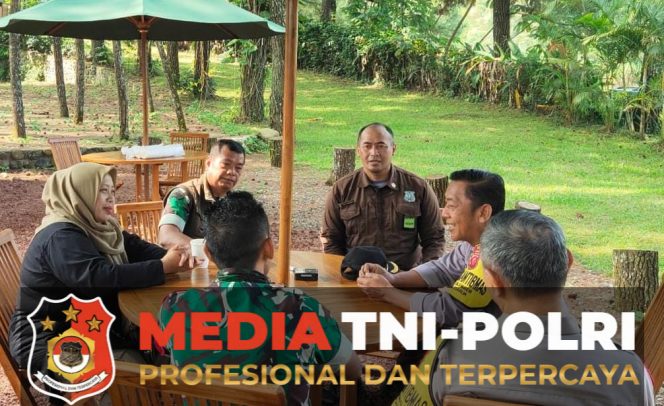 
					Patroli Dialogis Bhabinkamtibmas Desa Cilember Polsek Cisarua Sampaikan Himbauan Kamtibmas kepada Warga Binaan