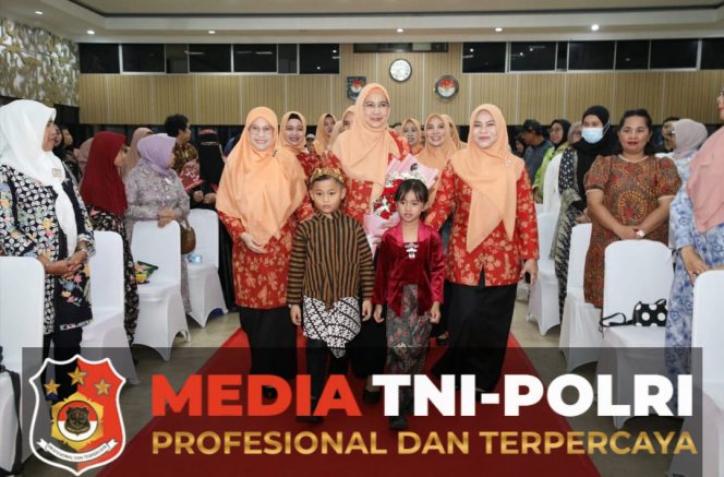 
 Apresiasi Kelulusan TK Pertiwi, Ketua DWP Kemendagri Sampaikan Terima Kasih kepada Tenaga Pendidik