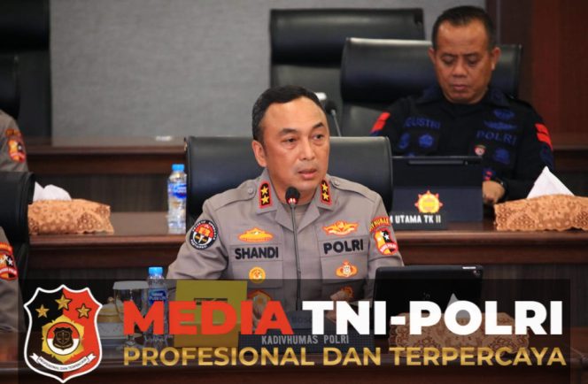 
					Kapolri Berikan Pelayanan Kesehatan Gratis Bagi Ribuan Orang Hari Ini