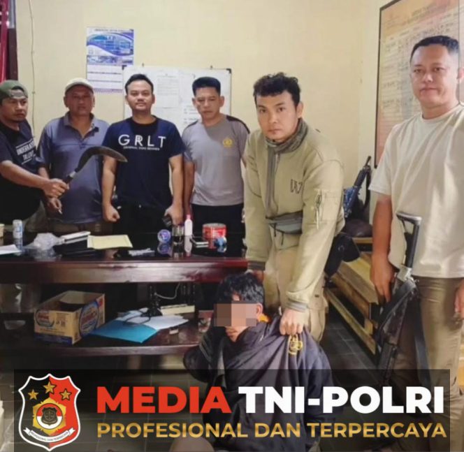 
 DPO Kasus Pemerkosaan dan Pembunuhan Ditangkap Polisi Saat Tidur di Teras Rumah Warga