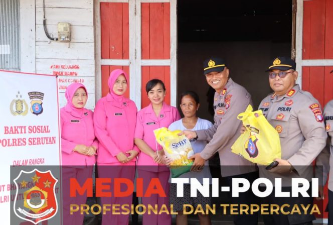 
 Polres Seruyan Gelar Bakti Sosial dalam Rangka HUT Bhayangkara ke-79 di Desa Sungai Undang