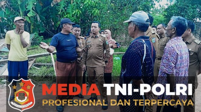 
 Bupati Pringsewu Riyanto Pamungkas Kunjungi Warga Terdampak Bencana
