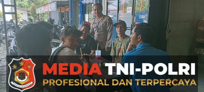 
					Ngopi Bareng Warga, Polisi Sampaikan Pesan Kamtibmas dengan Cara Humanis