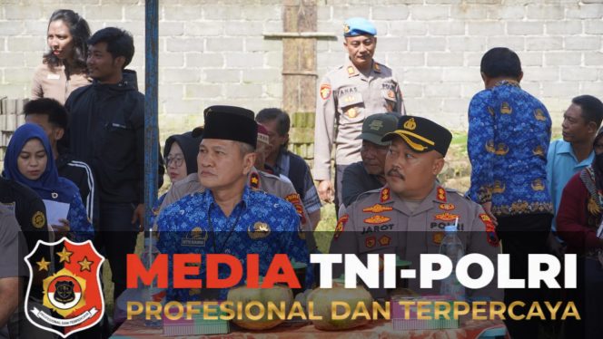 
 Pemkab dan Polres Wonogiri Bersinergi, Serahkan Bantuan Alsintan dan Bansos ke Kelompok Tani