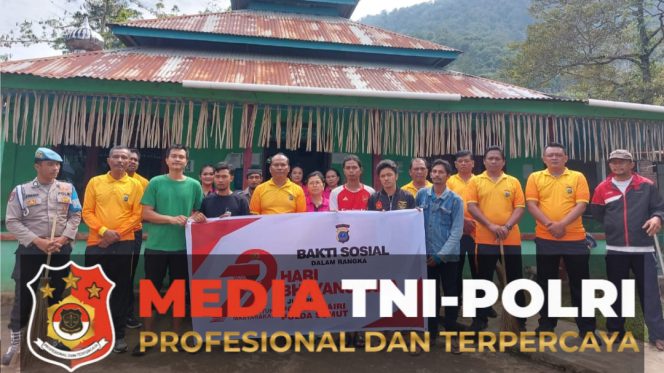
 Polsek Jajaran Polres Dairi Tebar Kepedulian, Gelar Bakti Sosial Serentak di Masjid dan Gereja Sambut Hari Bhayangkara ke-79