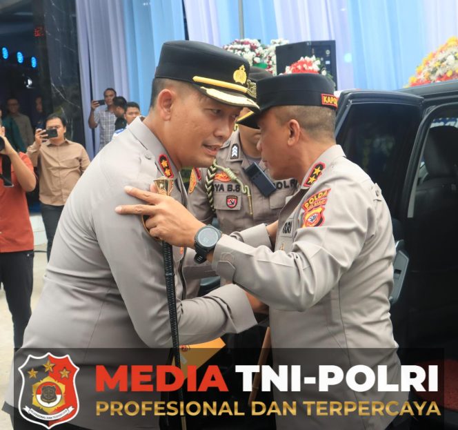 
					Kapolres Bogor Dampingi Kapolda Jabar Resmikan Pos Hoegeng Gadog dan Jalan Jenderal Polisi (Purn) Hoegeng Imam Santoso