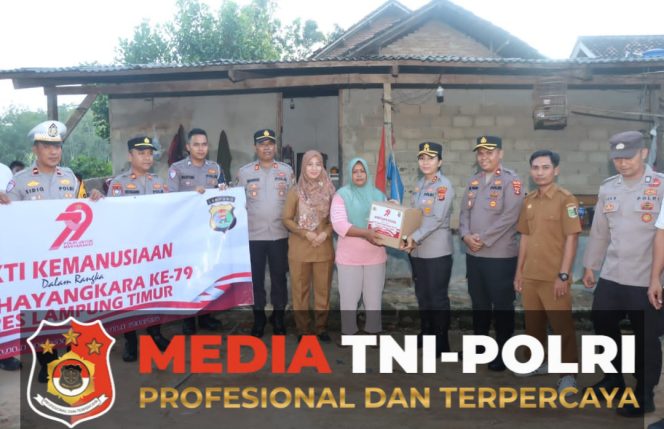 
					Hari Bhayangkara, Kapolres Lampung Timur Bantu Warga Korban Puting Beliung
