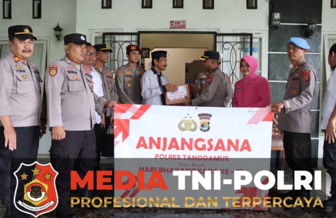 
 Polres Tanggamus Gelar Anjangsana ke Purnawirawan dan Warakawuri Sambut Hari Bhayangkara ke-79 di Sejumlah Kecamatan