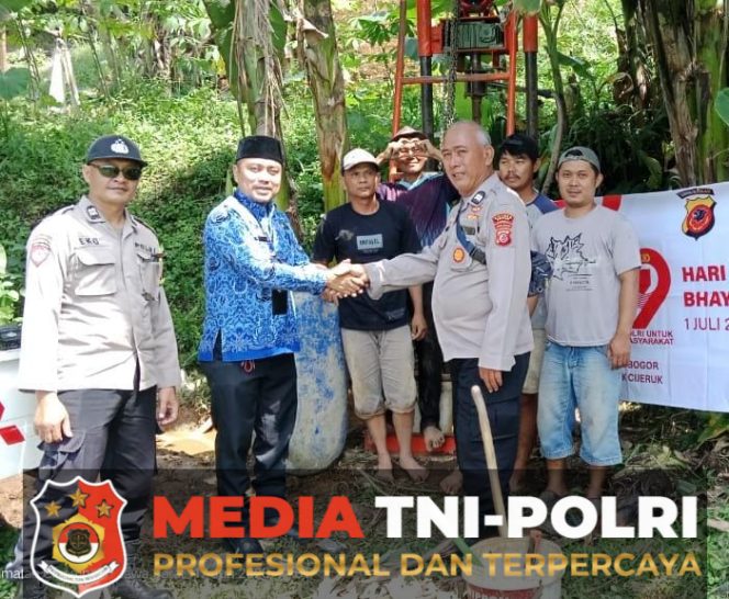 
					Polsek Cijeruk Polres Bogor Salurkan Bantuan Sumur Bor dalam Rangka HUT Bhayangkara ke-79