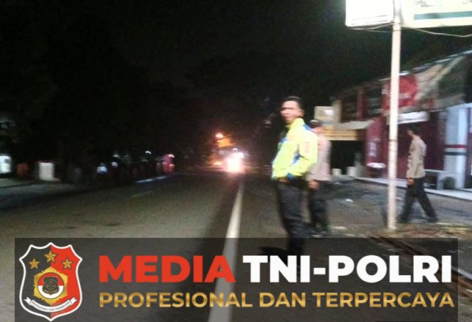 
 Polsek Tanjungsari Laksanakan Patroli KRYD Antisipasi C3, Tawuran dan Geng Motor di Wilayah Perbatasan