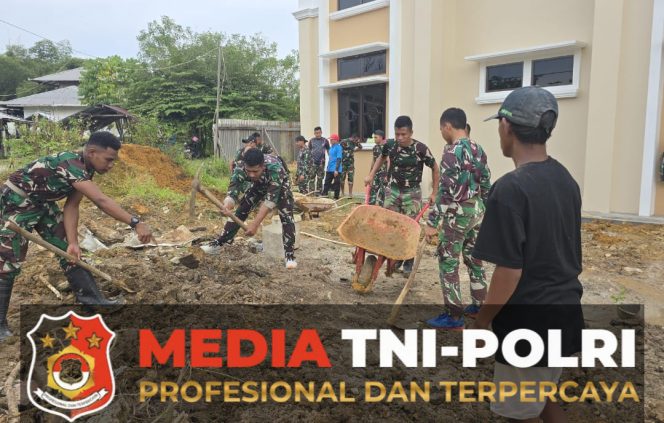 
					Satgas Pamtas RI-PNG Yonif 763/SBA Pos Kumurkek dan Polres Maybrat Gelar Pembersihan Gereja Ayawasi