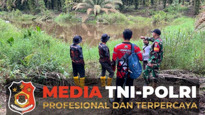 
 Bersama Satgas, Babinsa 1015-07/Parenggean Cek Tempat Penampungan Air Guna Mengantisipasi Terjadinya Karhutla